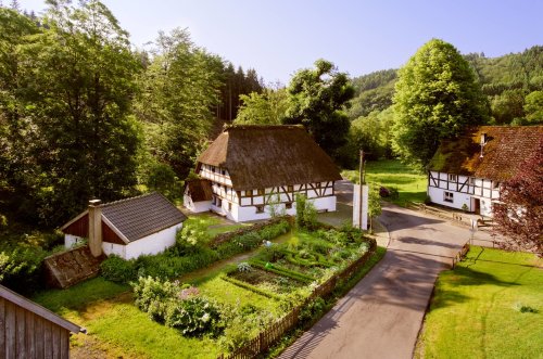 Haus Dahl wurde Mitte des 16. Jahrhunderts erbaut und gilt als das älteste Bauernhaus des Oberbergischen Kreises. (Foto: Ingo E. Fischer)