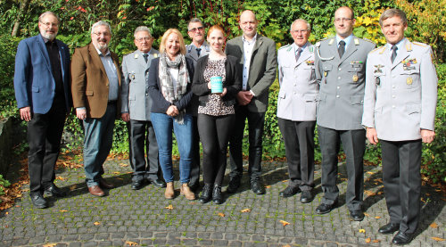 Im Rahmen der Geschäftsführerbesprechung der Kreis- und Ortsverbände Oberbergs in Gummersbach erhielt Dennis Drexler seine Auszeichnung. (Foto: OBK) 