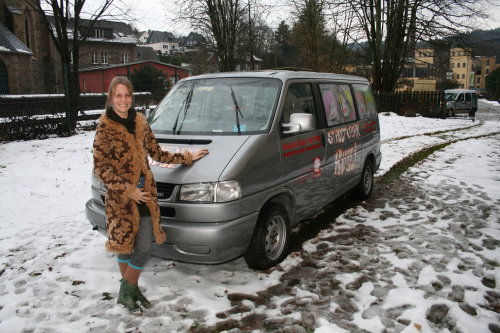 Streetworkerin Nascha Munis ist in Lindlar und Engelskirchen als Ansprechpartnerin unterwegs (Foto:OBK) 