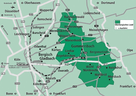 Die Grafik zeigt einen Übersichtsplan des Oberbergischen Kreises mit seiner Verkehrsanbindung an Autobahnen und Hauptverkehrsstraßen