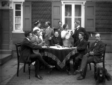 Emil Hardt, Verlobungsfeier Wurth und Röttenscheid, 1911 © Hansestadt Wipperfürth und Heimat- und Geschichtsverein Wipperfürth Emil Hardt, Verlobungsfeier Wurth und Röttenscheid, 1911 © Hansestadt Wipperfürth und Heimat- und Geschichtsverein Wipperfürth