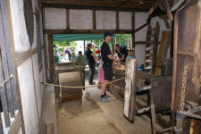 Besucher in der historischen Mühle auf Schloss Homburg © Museum Schloss Homburg Besucher in der historischen Mühle auf Schloss Homburg © Museum Schloss Homburg