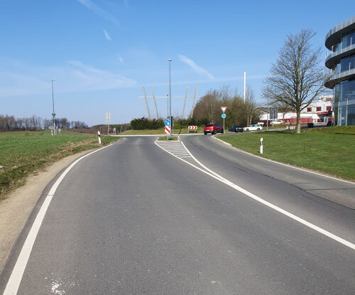 Die K 19 wird im Bereich der Zufahrt zum Kreisverkehr Lindlar Klause saniert. (Foto: OBK)