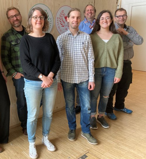 Mitarbeitende des Organisationsteam am Escape-Room (v.l.n.r.): Robert Puppel, Miriam Rouenhoff, Paul Kostial, Steffen Müller, Shirin Medyouni und Torsten Müller. (Foto: OBK) Mitarbeitende des Organisationsteam am Escape-Room (v.l.n.r.): Robert Puppel, Miriam Rouenhoff, Paul Kostial, Steffen Müller, Shirin Medyouni und Torsten Müller. (Foto: OBK)