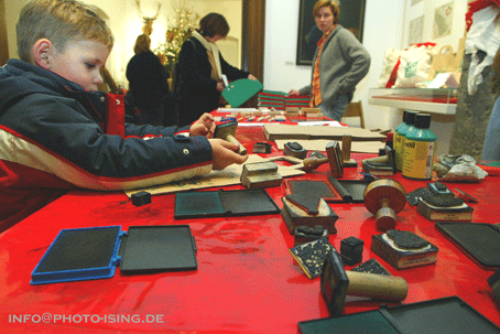 Museumspädagogische Kinderbetreuung auf dem Nikolausmarkt 2005