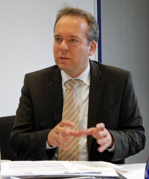 Der Spagat zwischen erforderlichen Investitionen und finanziell Vertretbarem ist gelungen, findet auch Kreiskämmerer Klaus Grootens. (Foto: OBK) Der Spagat zwischen erforderlichen Investitionen und finanziell Vertretbarem ist gelungen, findet auch Kreiskämmerer Klaus Grootens. (Foto: OBK)