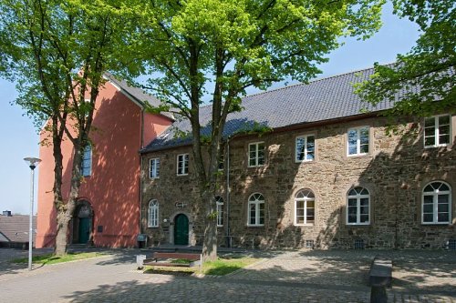 Die Herberge der Weitblick-Büros in Wipperfürth: das Haus der Familie. (Foto: Katholische Bildungsstätte Wipperfürth)