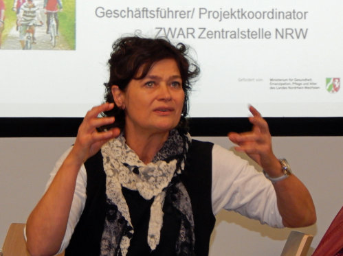 Stellte erst die Mitmachausstellung "Fühlfragen" vor und diskutierte anschließend mit: Katrin Fassin vom Deutschen Kinderschutzbund. (Foto: OBK)