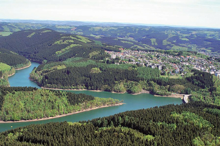 Die Aggertalsperre ist eine von 13 Talsperren im Oberbergischen