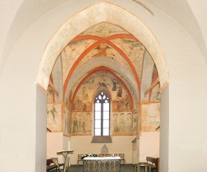 Bunte Kirche Marienberghausen (Foto:Thomas-Morus-Akademie, Bensberg)