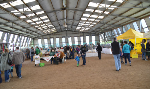 Geflügel und Kaninchen wurden in der Reithalle gezeigt. (Foto: OBK)