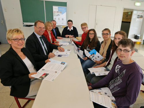 In der Realschule Hückeswagen fand ein reger Austausch der Schüler mit der Koko statt. (Foto: OBK)