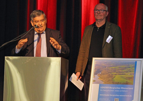 Oberbergs Landrat Hagen Jobi und Gerd Wölwer, Leiter des Amtes für Standortentwicklung und regionale Projekte in Rhein-Berg, sind vom Erfolg der gemeinschaftlichen LEADER-Bewerbung überzeugt. (Foto:OBK)