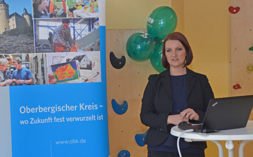 Kristina Sander von der Berliner Firma LITTLE BIRD sprach über die Funktionsweise des neuen Internet-Angebots. (Foto: OBK)