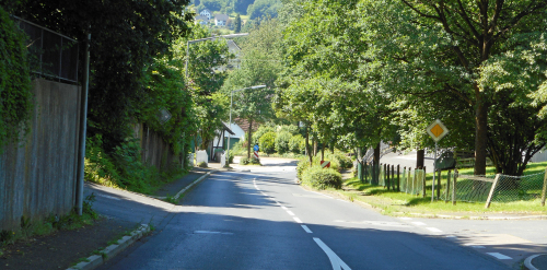 Die Fahrbahn der Wülfringhausener Straße wird auf diesem Teilstück saniert. (Foto: OBK)