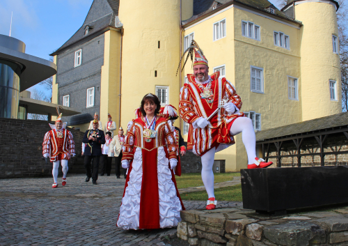Prinzessin Carmen und Prinz Andreas I. von der Karnevalsgesellschaft Närrische Oberberger aus Engelskirchen. (Foto: OBK)
