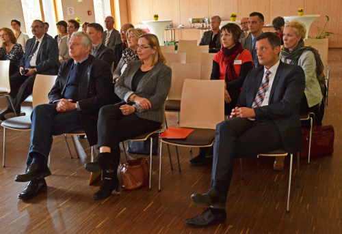 Die Siegelverleihung wurde im Energiekompetenzzentrum auf :metabolon durchgeführt. (Foto: OBK)