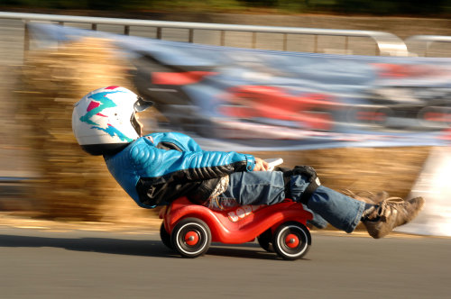 Auf dem Schlossgelände kommen Nachwuchsrennfahrer auf ihre Kosten (Foto: Bernd Thoma)