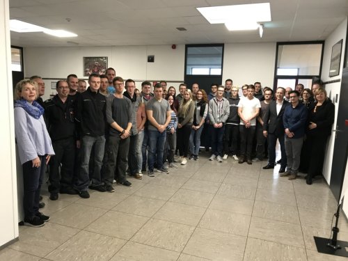 Begrüßung der nuen Schülerinnen und Schüler an der Rettungsfachschule in der AGewiS. (Foto: AGewiS)