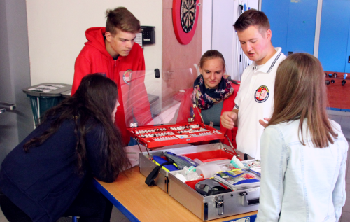 Die "Junior-Retter" lernten von den Profis. (Foto: OBK)