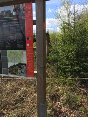 An der Audiostation wurden Teile vermutlich abgetreten. (Foto: Naturpark Bergisches Land)