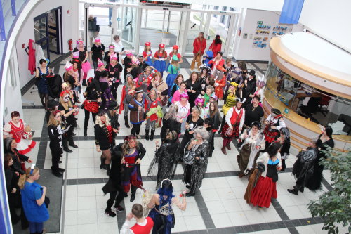 Kurz vor 11:11 Uhr im Kreishausfoyer. (Foto: OBK)