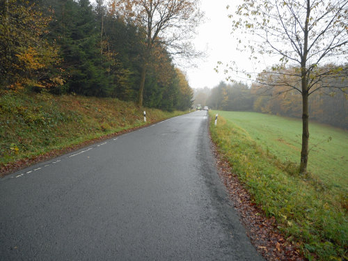 Die beschädigte Fahrbahn wird ausgebessert und verbreitert. (Foto: OBK)