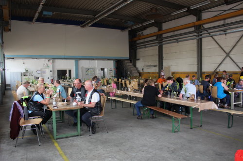 In geselliger Runde stärkten sich die Teilnehmenden bei Kaffee und Kuchen.(Foto: OBK)