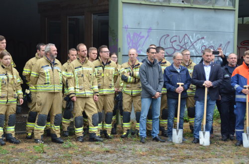 Vertreter von Feuerwehr und Kreisverwaltung. (Foto: OBK)