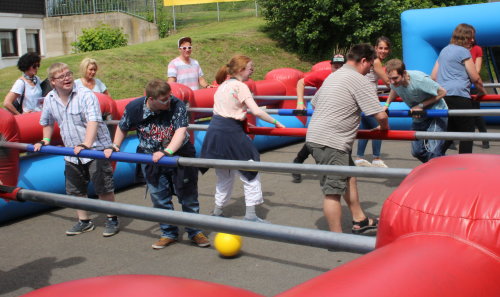 Auch ein Menschenkicker stand bereit. (Foto: OBK)