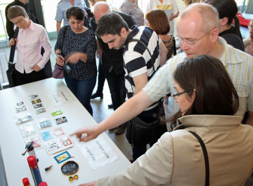 Auf einem Infotisch wurden die neuen Drogentrends präsentiert. (Foto: OBK) 