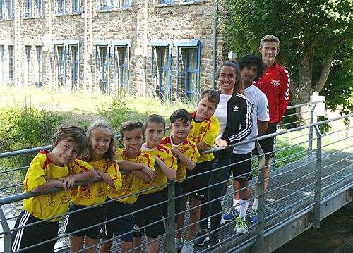 Moritz Madel und Minis des CVJM Oberwiehl. (Foto: OBK)