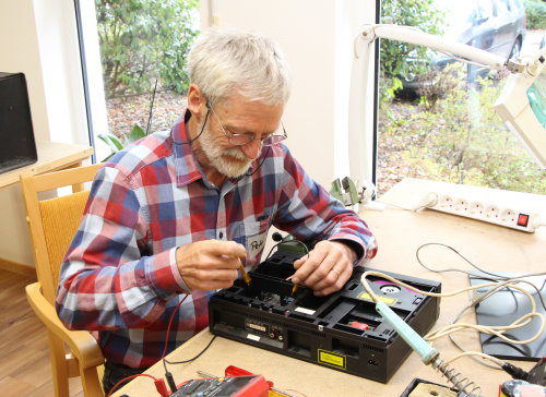 Im Repair Cafè können auch elektrische Geräte repariert werden.(Foto: OBK)