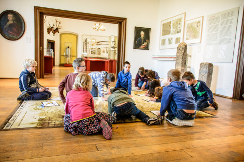 Für angehende Ritter gibt es im Schloss viel zu entdecken. (Foto: Museum und Forum Schloss Homburg) 