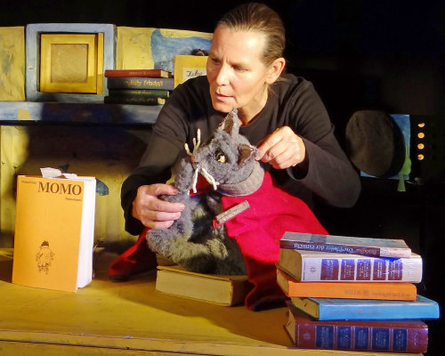 Ursula Güdelhöfer, Ratte Greta und Kater Sternenauge in Aktion. (Foto: OBK)