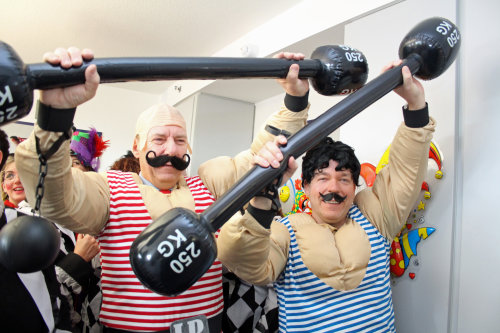 Die stärksten Männer der Kreisverwaltung auf dem Weg in die Kreiskantine. (Foto: OBK)