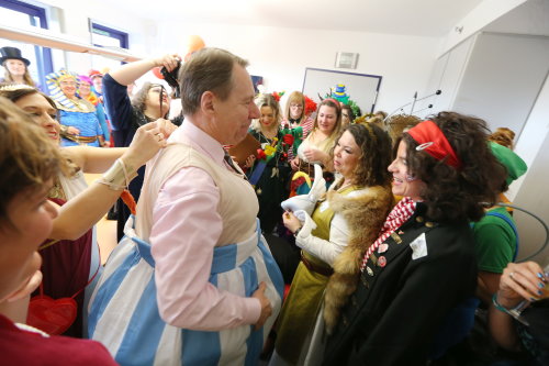 Das maßgeschneiderte Kostüm für den Landrat: Jochen Hagt als Obelix. (Foto: OBK)