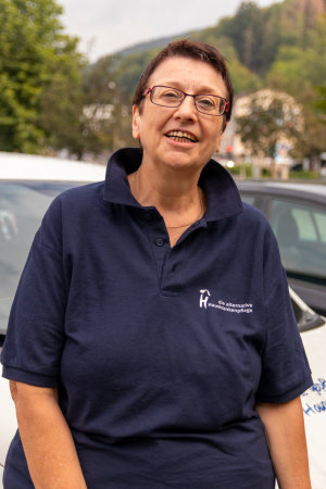 Barbara Brombach (Hauswirtschaftskraft im Pflegedienst Uwe Söhnchen): „Ich habe mich impfen lassen, weil ich es wichtig finde.“ (Foto: Privat)
