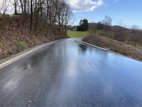 Bereits fast fertiggestellter Streckenabschnitt der Kreisstraße 5. (Foto: OBK)