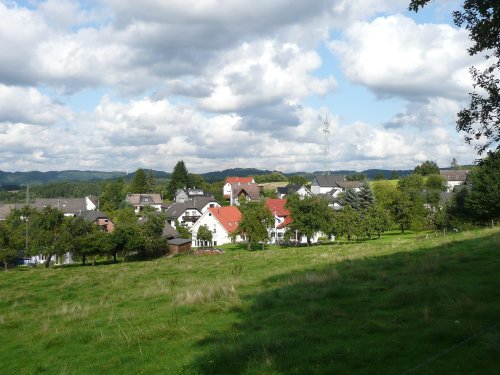 Die ländlich-dörfliche Struktur gehört zu den Stärken des Oberbergischen Kreises. Die Dörfer überzeugen durch vorbildliche Vereinsstrukturen und gelebtes Ehrenamt. (Foto: OBK)
 