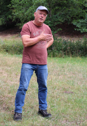 Bio-Landwirt Manfred Kürten bewirtschaftet seit 25 Jahren Flächen im Vertragsnaturschutz. (Foto: OBK) Bio-Landwirt Manfred Kürten bewirtschaftet seit 25 Jahren Flächen im Vertragsnaturschutz. (Foto: OBK)