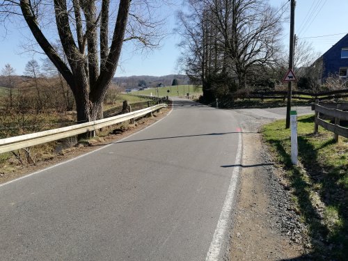 Die Fahrbahn der K 18 wird unter anderem verbreitert. (Foto: OBK) 