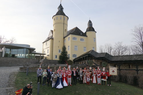 Opjepass un opjestell: Landrat Jochen Hagt bittet zum Gruppenfoto. (Foto: OBK)