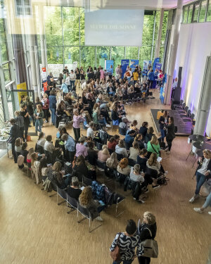 Sehr gut besucht war das Frauen-Job-Event 2024 auf Schloss Homburg. (Foto: OBK)