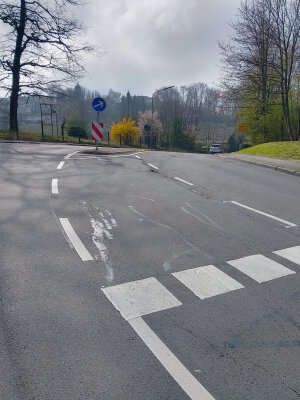 Straßenschäden im Kreuzungsbereich der K 23. (Foto: OBK)