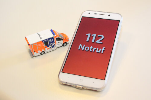 Die 112 ist die richtige Nummer bei gesundheitlichen Notfällen und Bränden. (Foto: OBK)
