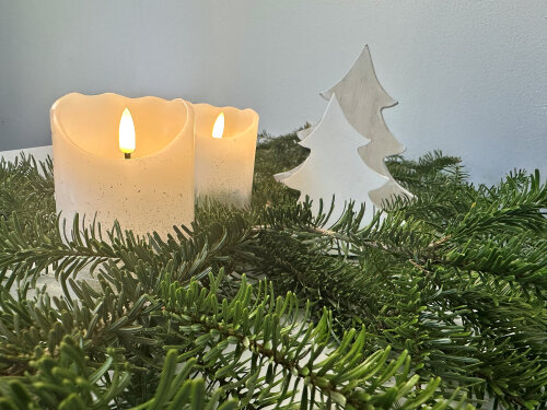 Elektrische Kerzen sind eine Alternative - nicht nur für die Adventszeit. (Foto: OBK)