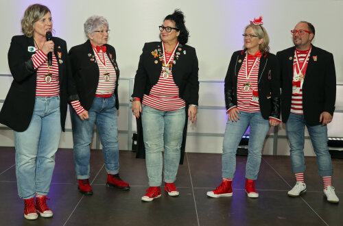 Auch Gummersbach kann Karneval, wie Präsidentin Sandra Pillgramm und ihr närrisches Team der "Gummersbacher Jeck Attack" beweisen. (Foto: OBK)  