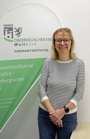 Kerstin Scheibler freut sich über ihre neue ehrenamtliche Tätigkeit als Weitblick-Lotsin in Radevormwald. (Foto: OBK)