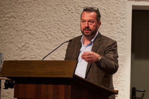 Rechtsanwalt Michael Röcken informierte praxisnah über Vereinsrecht. (Foto: OBK)